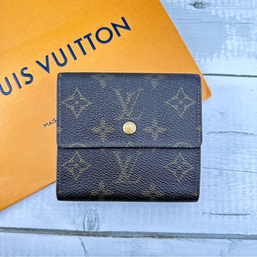 AUTHENTIC Louis Vuitton wallet. Monogram pattern.